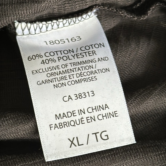 Ellen Tracy size XL ribbed, black, long sleeve V-neck shirt NWT slits I. Side - Picture 9 of 11